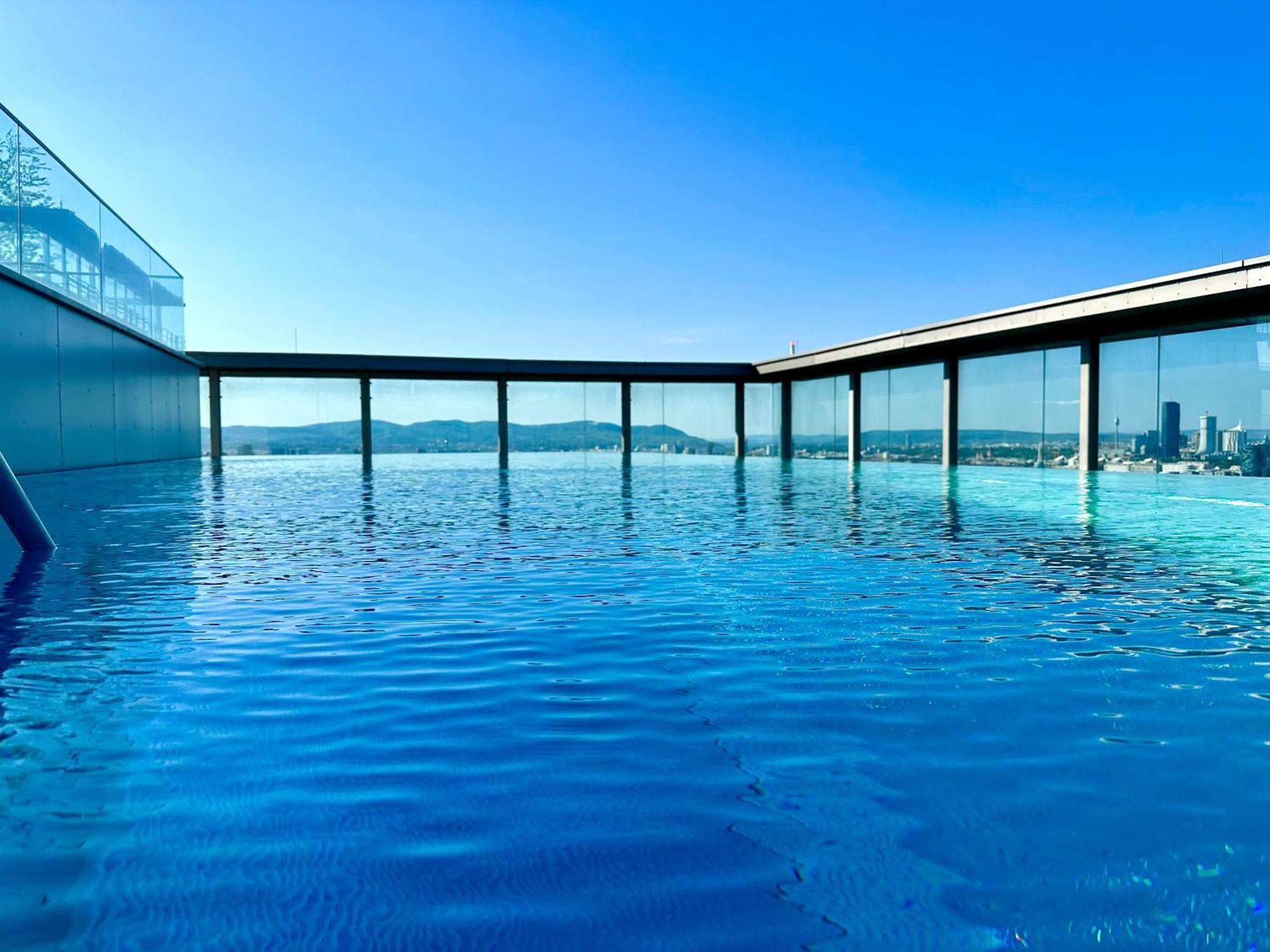 Mca Triiiple I Rooftop Pool I Free Parking I Netflix Viyana Dış mekan fotoğraf